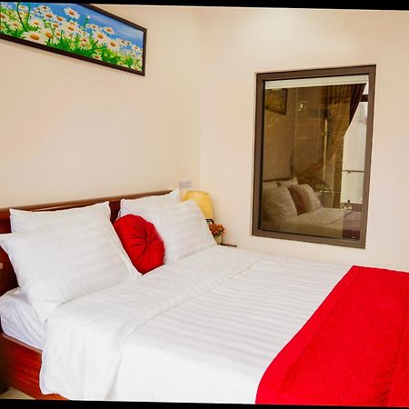 Khach San Trung Hieu Vung Tau Hotell Exteriör bild