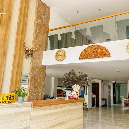 Khach San Trung Hieu Vung Tau Hotell Exteriör bild