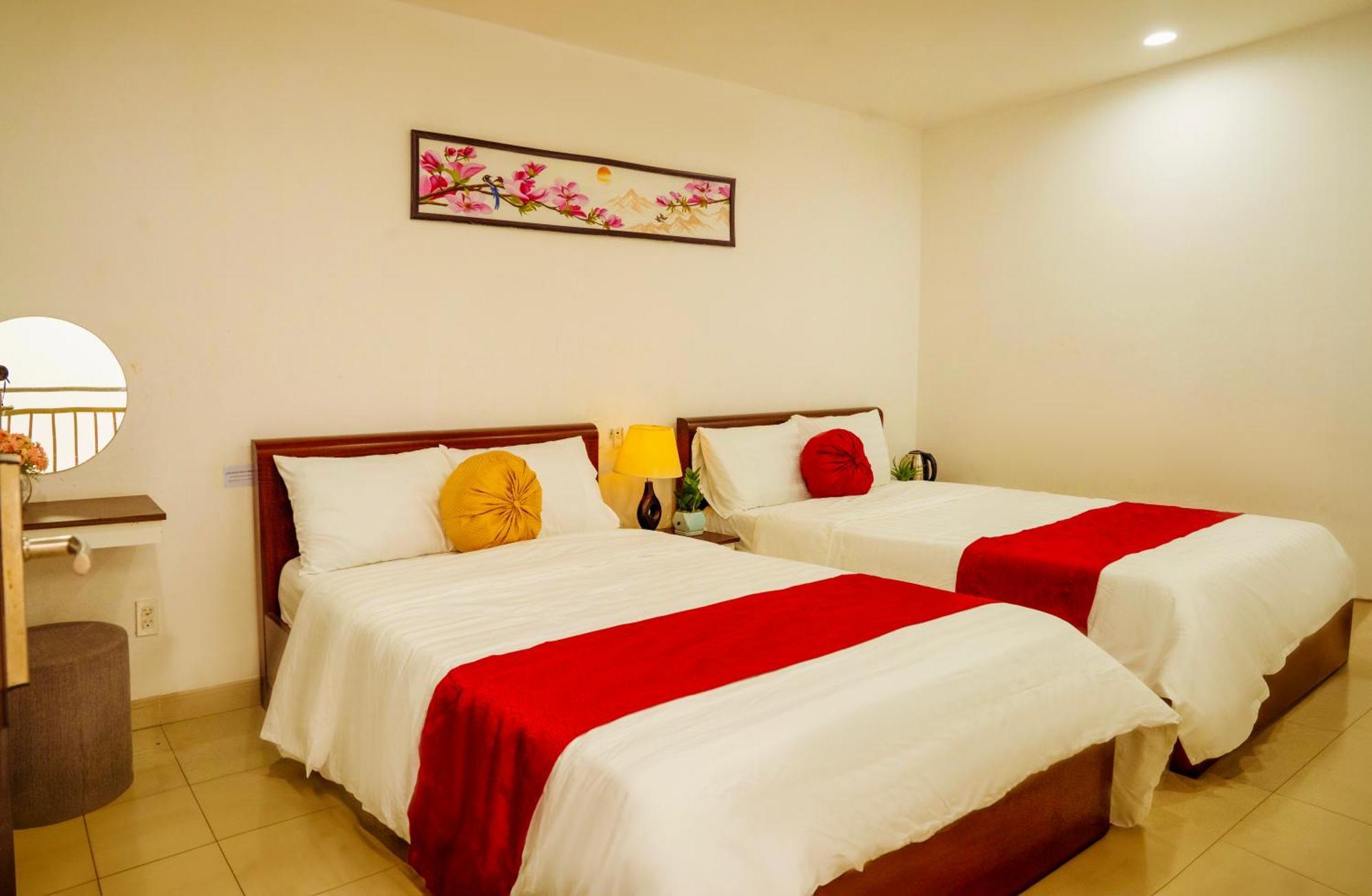 Khach San Trung Hieu Vung Tau Hotell Exteriör bild