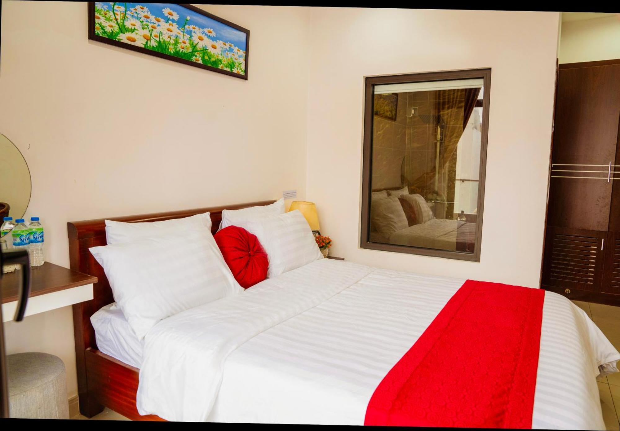 Khach San Trung Hieu Vung Tau Hotell Exteriör bild
