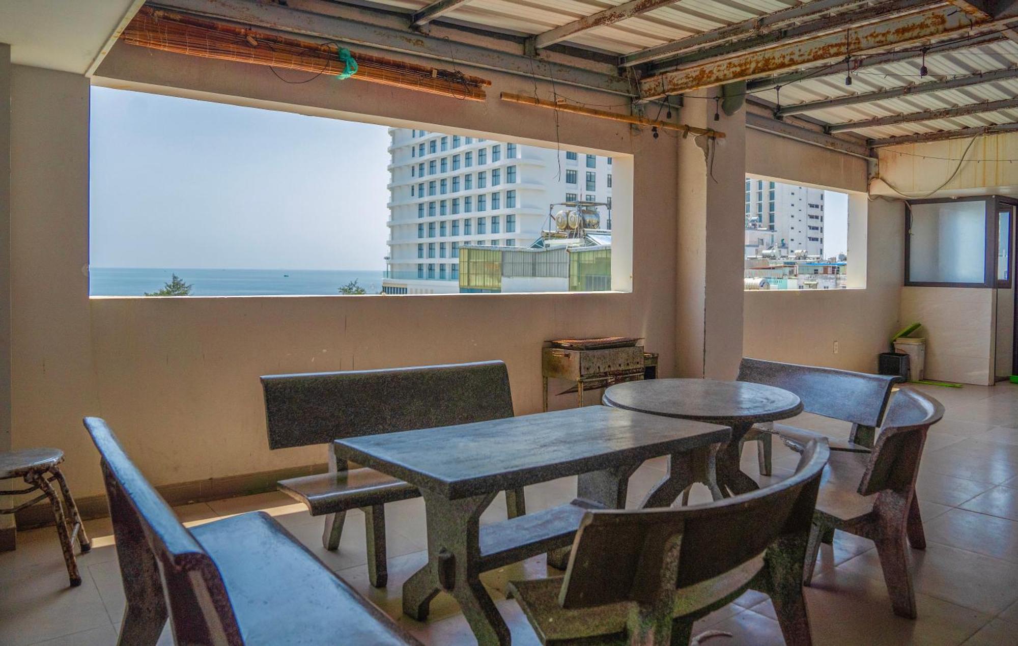 Khach San Trung Hieu Vung Tau Hotell Exteriör bild