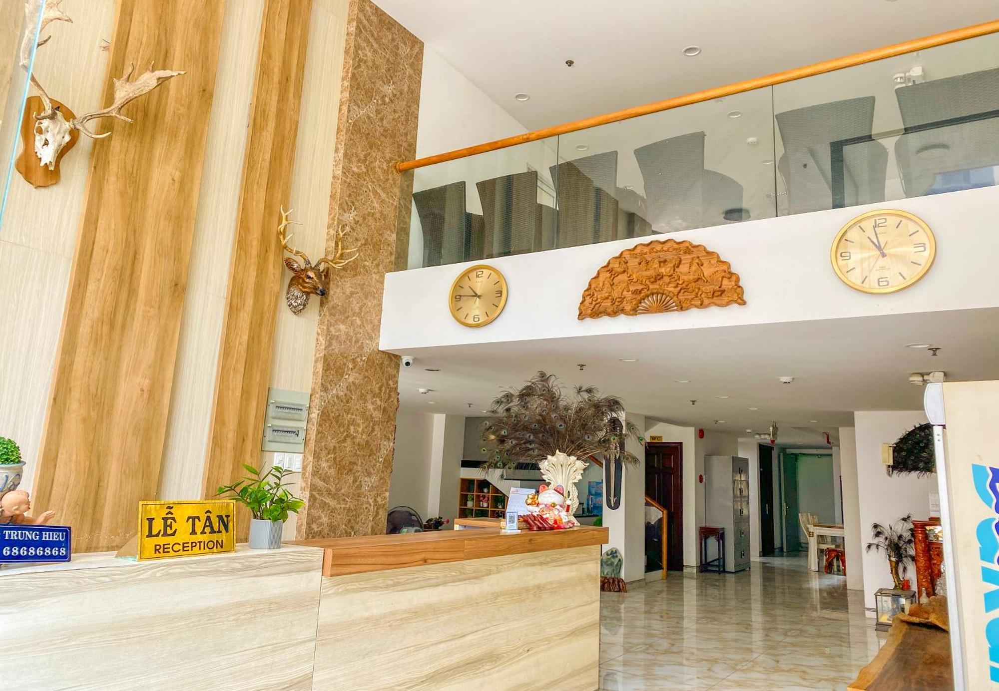 Khach San Trung Hieu Vung Tau Hotell Exteriör bild