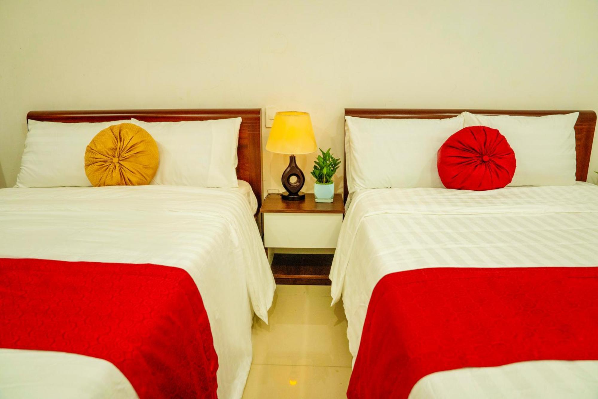 Khach San Trung Hieu Vung Tau Hotell Exteriör bild