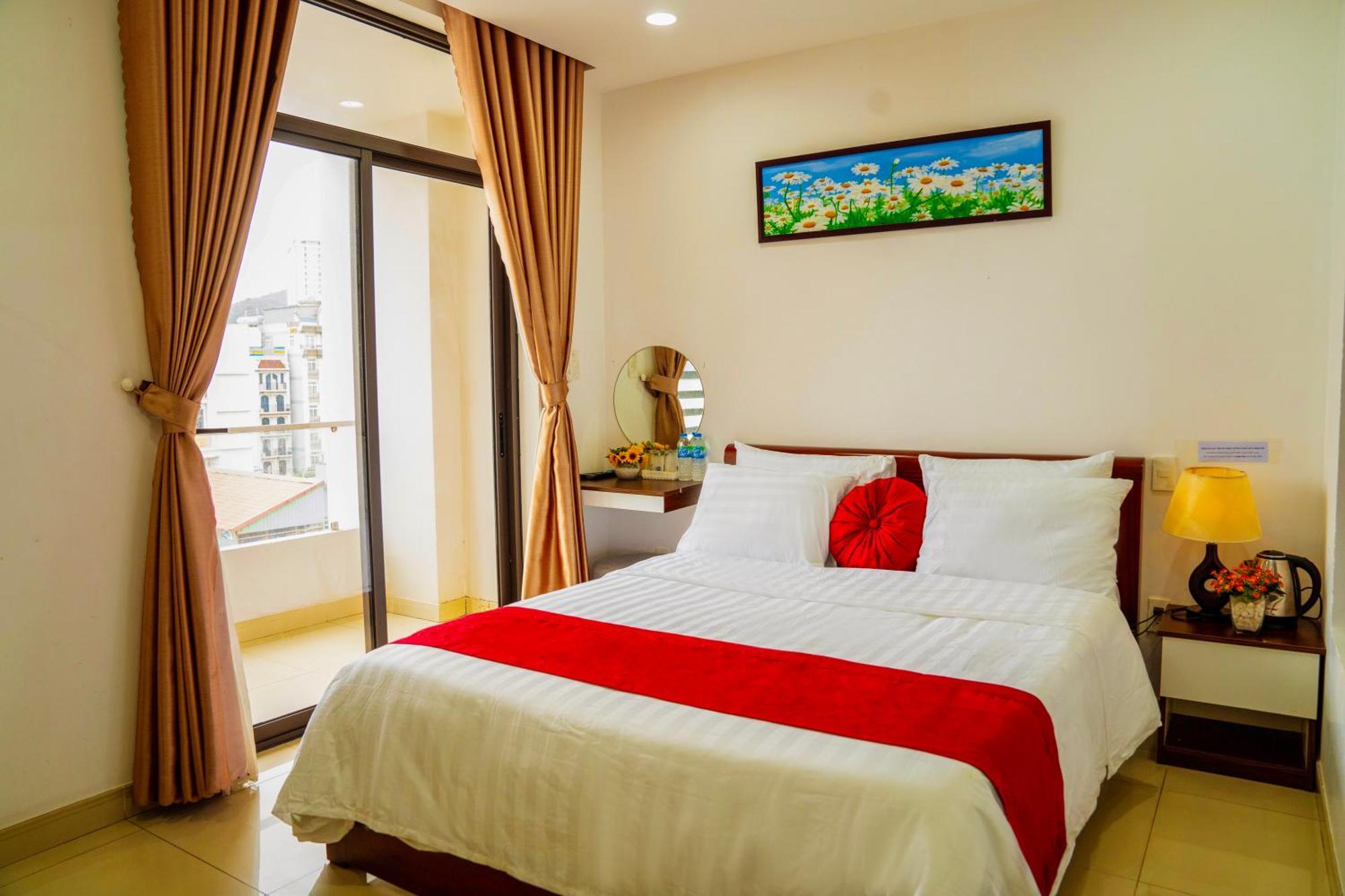 Khach San Trung Hieu Vung Tau Hotell Exteriör bild
